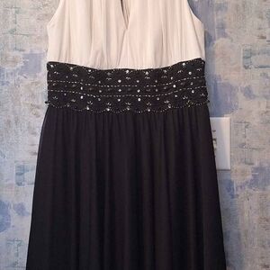 Chic Black and White Maxi Dress